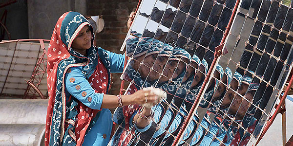 �������